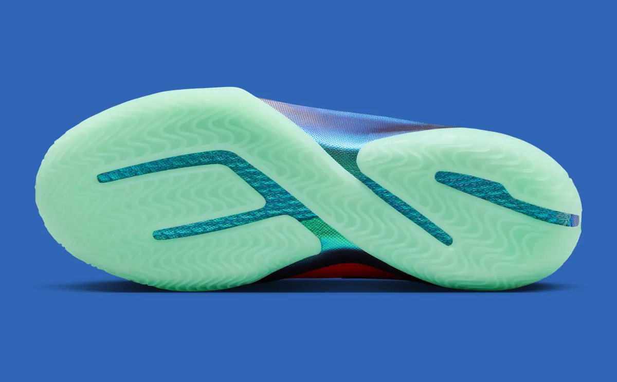 耐克LeBron 23 “圣诞礼袜”配色致敬詹姆斯传奇生涯 将于2025年12月26日发售