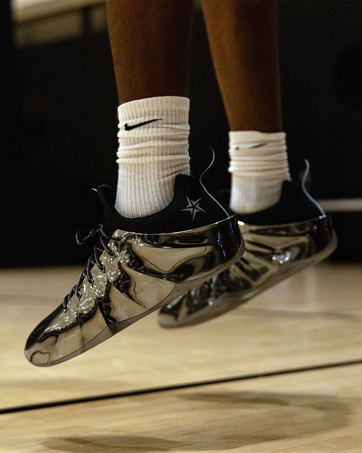未战先代!状元大热 AJ·迪班萨 抢先上脚 Nike GT Flight,黑铬配色2027年2月发售插图2 未战先代!状元大热 AJ·迪班萨 抢先上脚 Nike GT Flight,黑铬配色2027年2月发售
