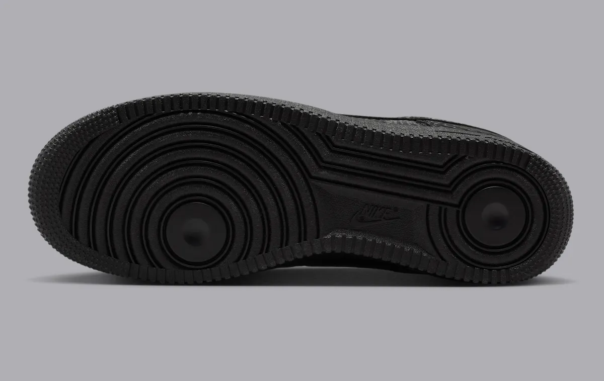 Kobe Bryant x Nike Air Force 1 Low “Triple Black” 科比联名AF1全黑复刻鞋11月发售