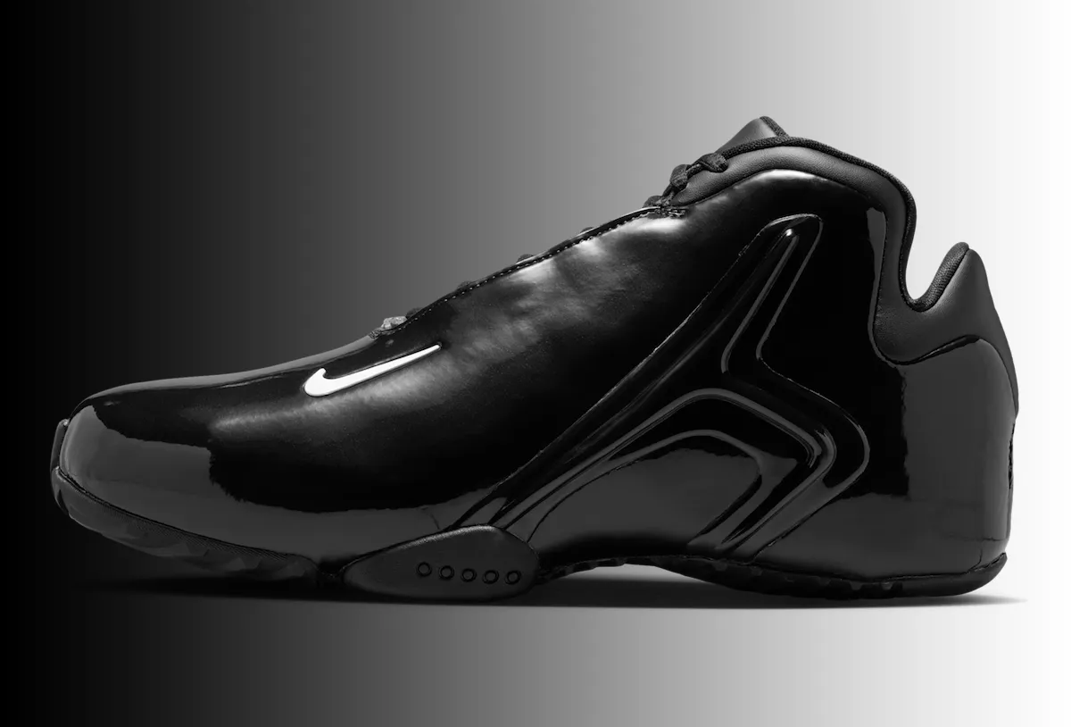 千禧速度美学的黑色回归：Nike Zoom Hyperflight ‘Black’ 2026年复刻，重塑经典赛道灵感