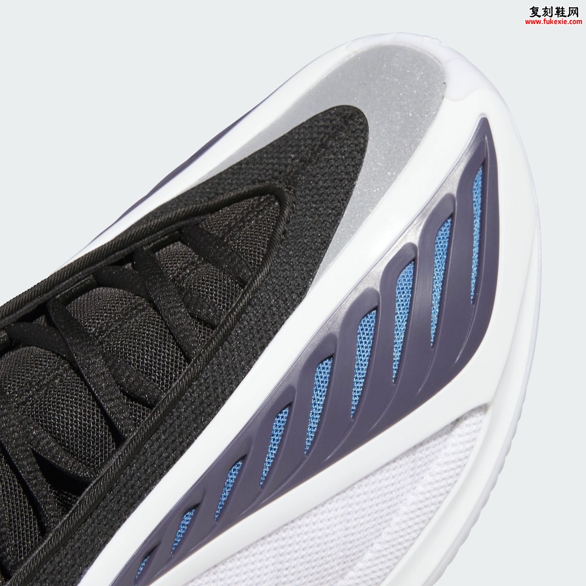 adidas AE 2 Alphadawg 12月6日发售：黑白主调融入狼队蓝细节惊艳亮相