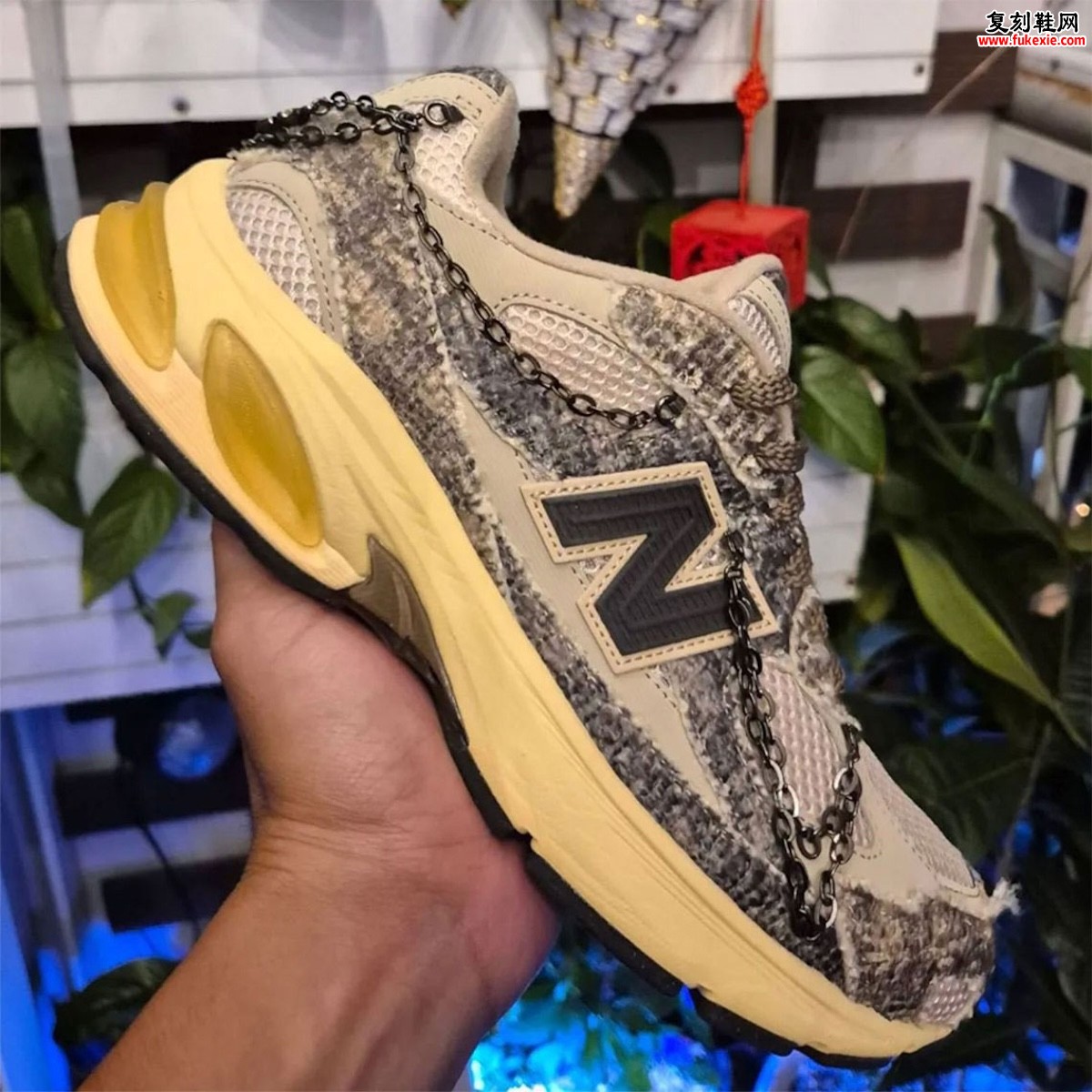 2025年秋重磅登场！乔·弗雷什古德斯联名New Balance 2010复古机能风来袭