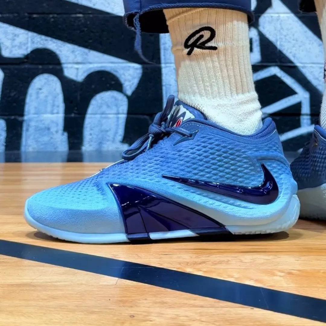 致敬经典《大白鲨》！Nike Ja 4 “Jaws” 配色设计揭秘、实物细节及发售日期全览