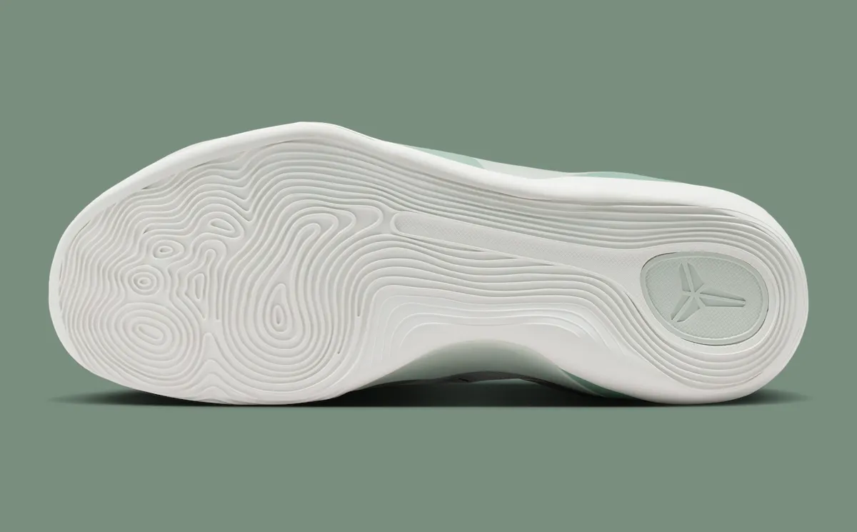 实战利器低调登场：Nike Kobe 9 Elite Low EM Protro“Steam”蒸汽配色2026年4月发售