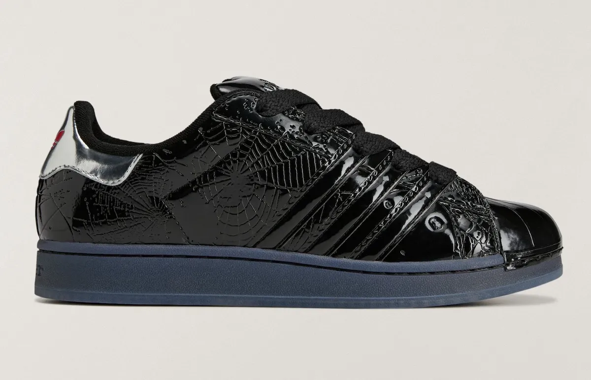 暗黑高光重构经典：Sp5der x adidas Superstar “Black” 二月底全球分批发售