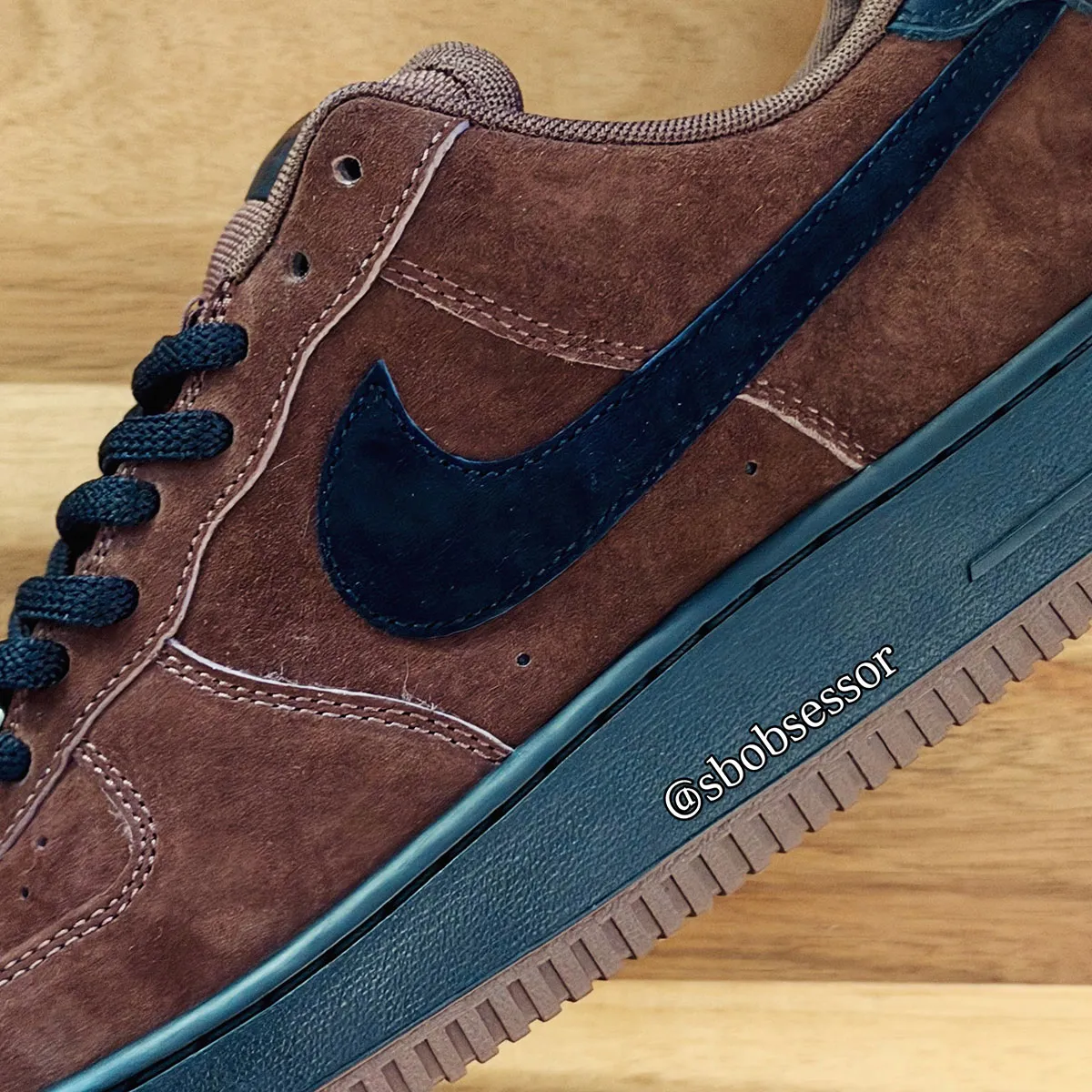 Nike SB Air Force 1 Low “Light Chocolate” 浅巧克力麂皮,2026秋发售,重温摩卡经典插图4 Nike SB Air Force 1 Low “Light Chocolate” 浅巧克力麂皮,2026秋发售,重温摩卡经典