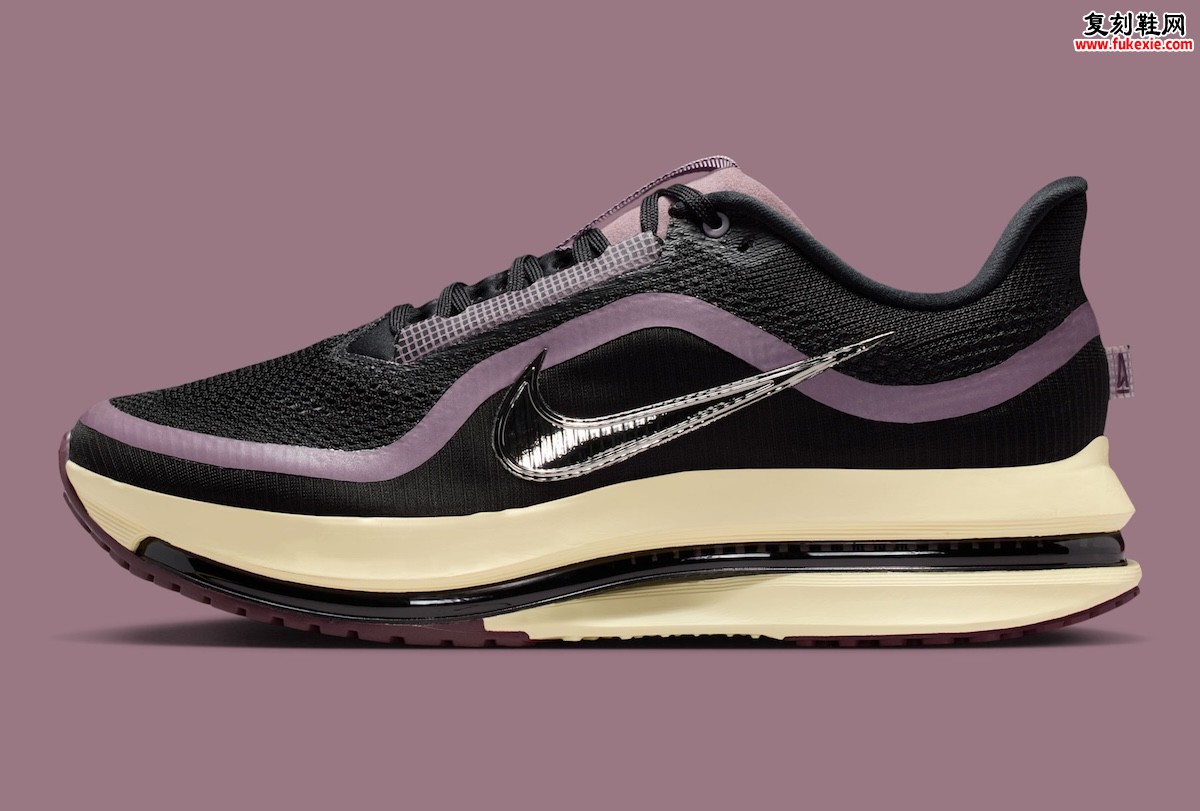 A Ma Maniére x Nike Pegasus Premium“黑酒红”配色搭载三重跑鞋科技,“Timing Is Everything”叙事美学定义2026高级跑鞋插图1 A Ma Maniére x Nike Pegasus Premium“黑酒红”配色搭载三重跑鞋科技,“Timing Is Everything”叙事美学定义2026高级跑鞋