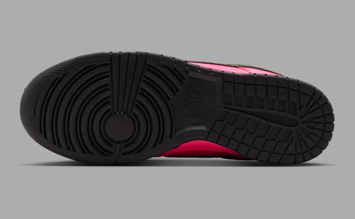 Nike Dunk Low Pink Blast 粉红漆皮亮黑Swoosh女性专属板鞋 5月1日Nike官网发售