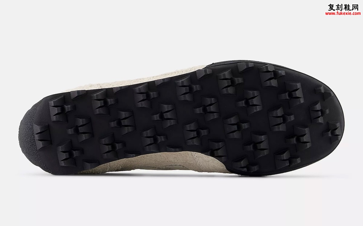 奶油麂皮与荧光黄线的对话:New Balance Gator Run ‘星爆’ 以户外基因演绎日常反差美学