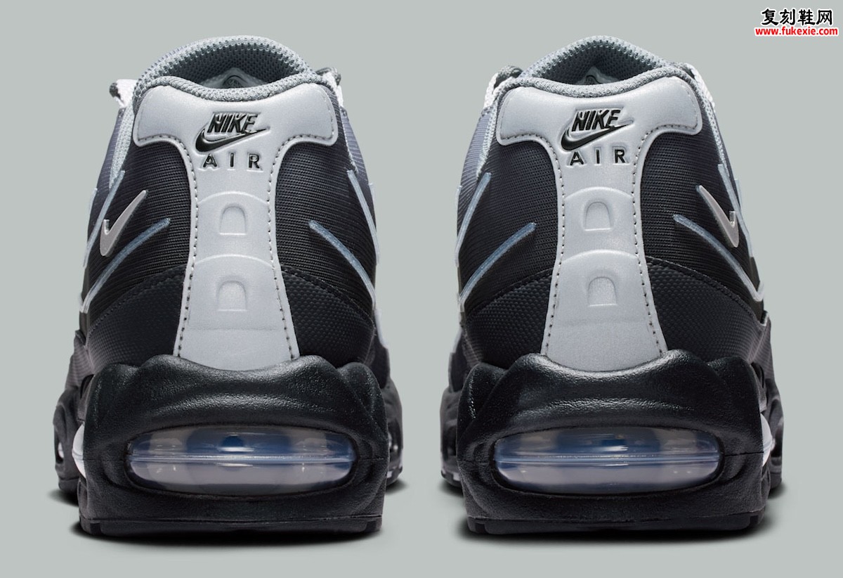 Nike Air Max 95 Big Bubble“黑烟灰”2026夏季发售，T字纹理皮革搭配钢蓝装甲网眼