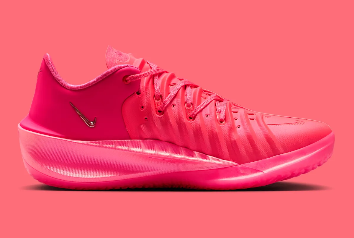 粉色力量再临赛场：Nike GT Cut 4 ‘Kay Yow’ 以纯色设计与丝带标识致敬抗癌慈善传统