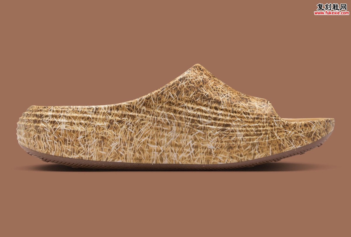 .SWOOSH联名耐克拖鞋将网络热梗“接触草地”变为可穿着的幽默设计