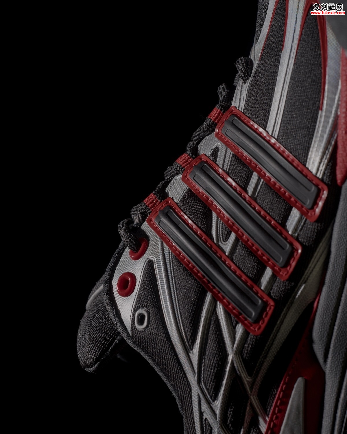 Puffer Reds x adidas Adistar “Track 45”底特律名所Puffer Reds联名阿迪达斯45周年