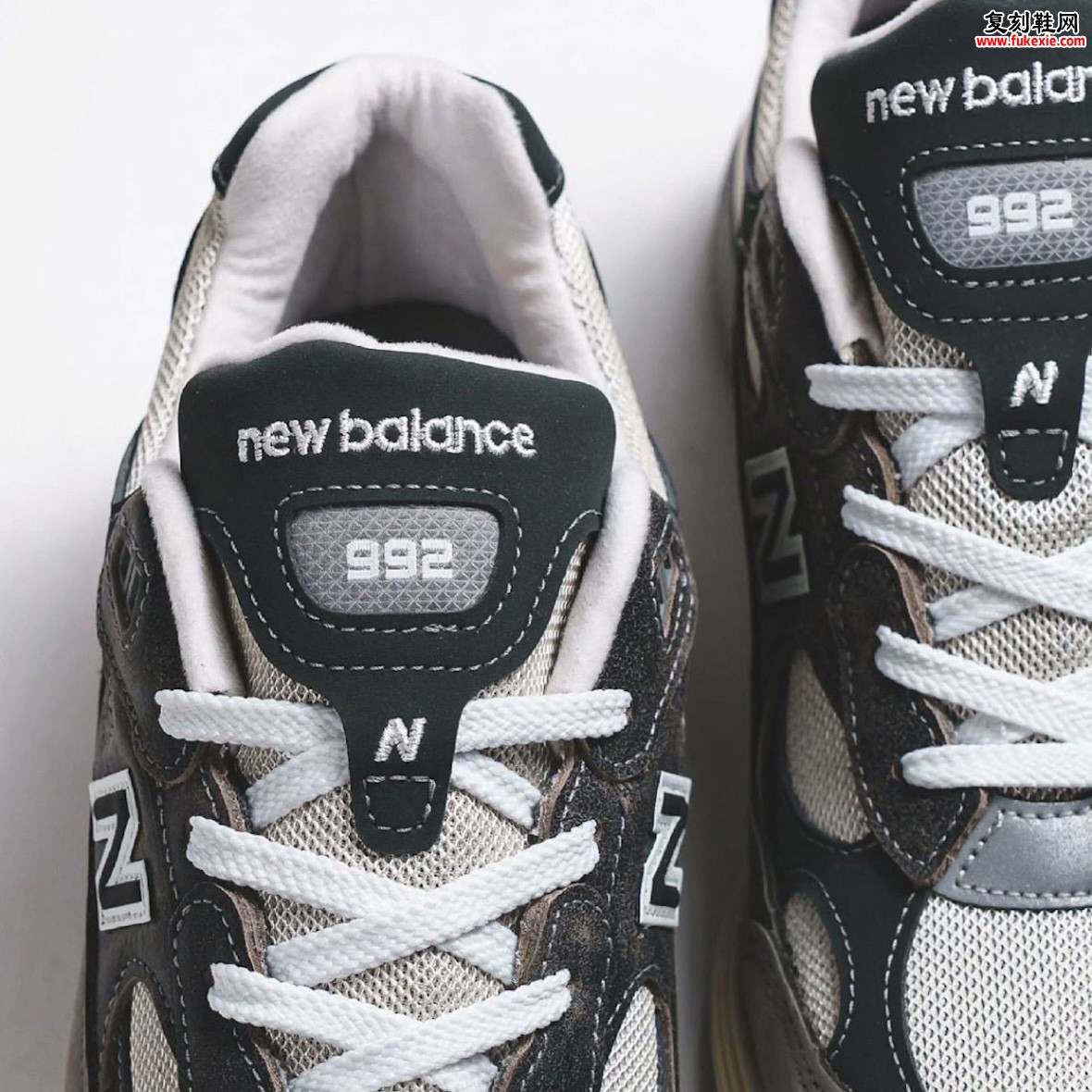 美产New Balance 992 Shadow Grey阴影灰复古跑鞋，层叠奶油网眼灰黑麂皮 Turtle Dove中底可视ABZORB SBS