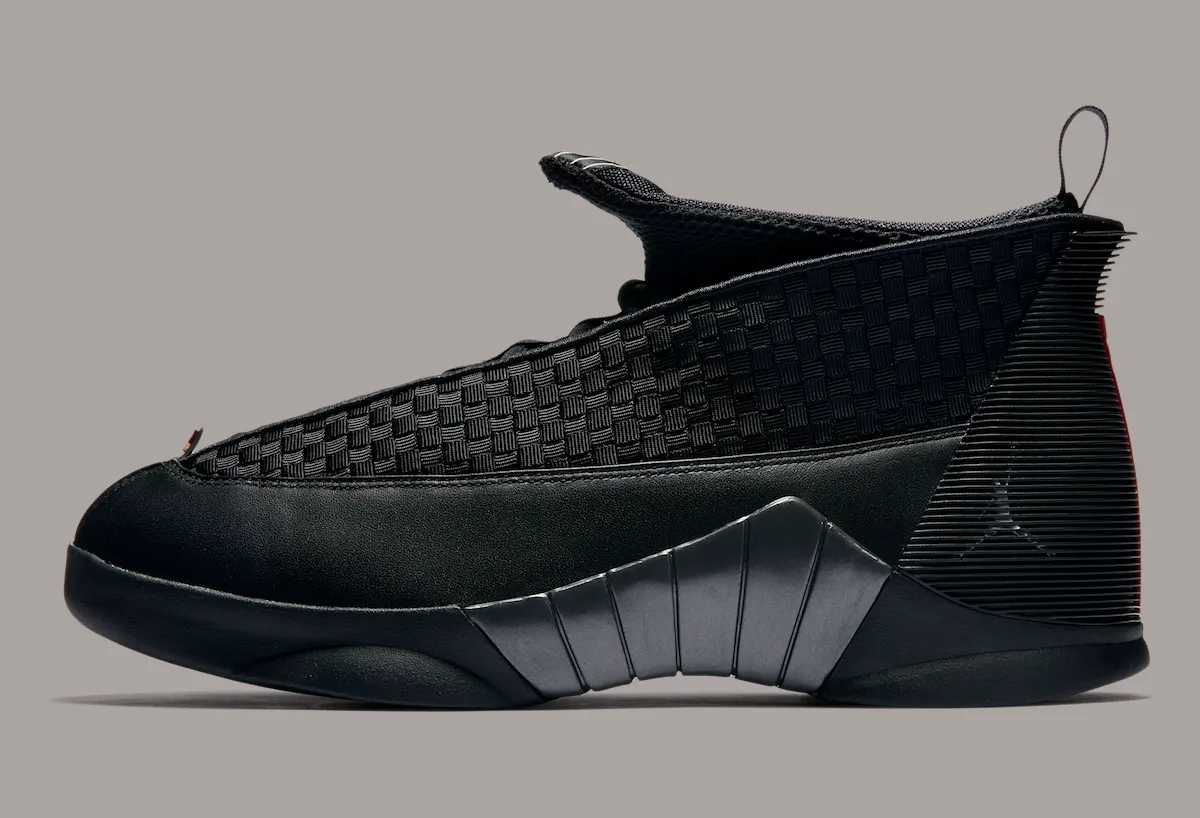 隐形战机的沉默航迹:Air Jordan 15 ‘Stealth’ 跨时空复刻,一段被争议包裹的设计传奇