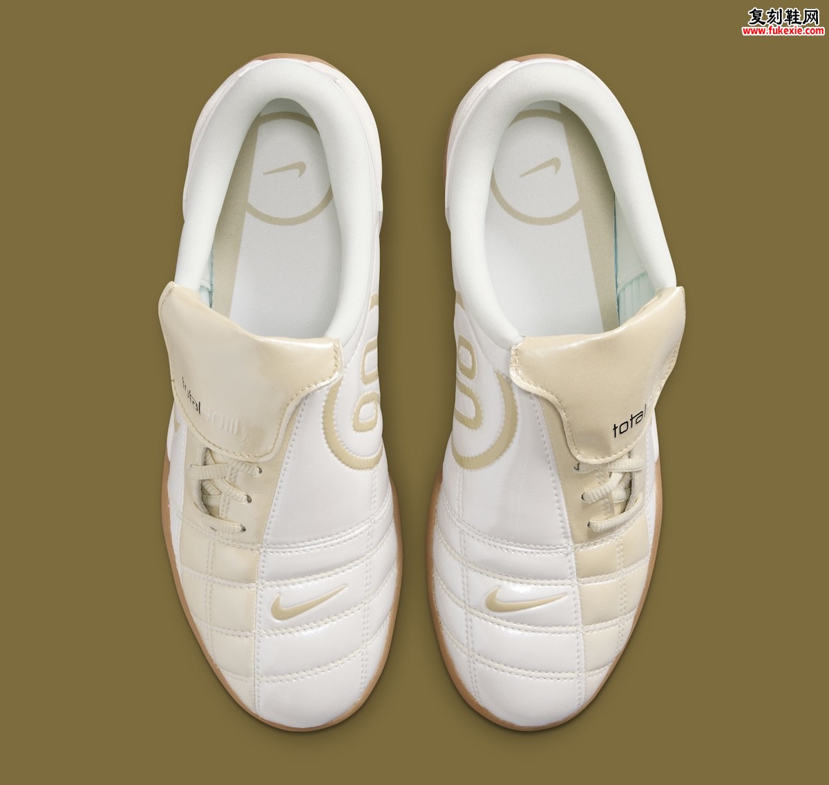 Nike Total 90 III 复古室内足球鞋回归,Sail 光泽皮革鞋面绗缝鞋头,生胶外底,2026夏季发售插图3 Nike Total 90 III 复古室内足球鞋回归,Sail 光泽皮革鞋面绗缝鞋头,生胶外底,2026夏季发售
