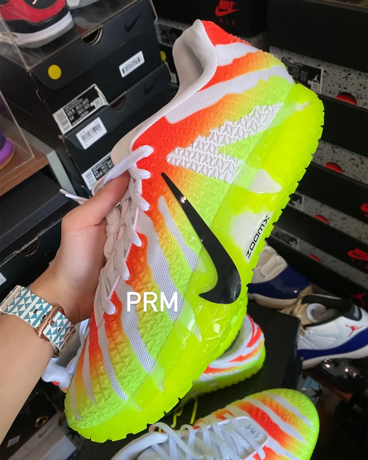 Nike Ja 3 “Christmas”Nike Ja 3圣诞配色12月26日发售 红绿渐变引爆球场狂欢