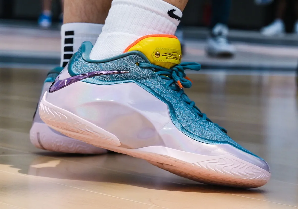 Nike LeBron 23 “Miami Twice”“迈阿密两次”配色10月9日发售,致敬热火王朝岁月