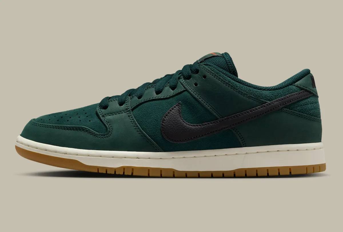 Nike SB Dunk Low“Deep Fir”2025年秋发售，深绿麂皮配色即将登陆滑板圈