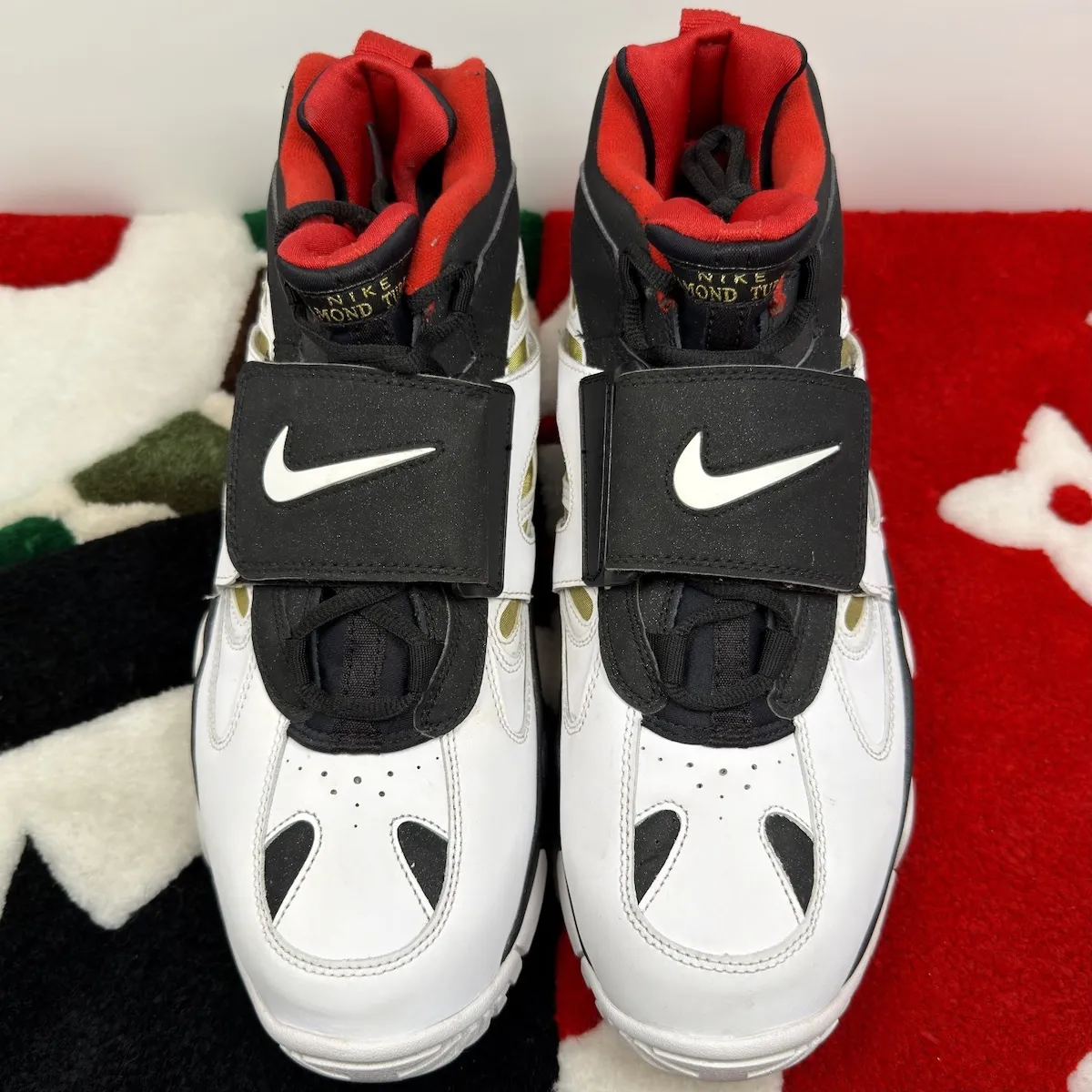 Nike Air Diamond Turf 2 “49ers” 配色2026年秋季复刻 致敬迪昂·桑德斯超级碗传奇