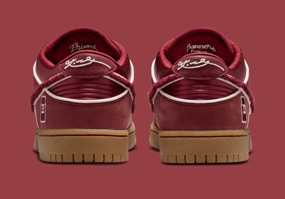 Nike Kobe Dunk Low ‘Lower Merion Aces’ 如何用球网鞋垫和一句标语致敬科比的高中岁月