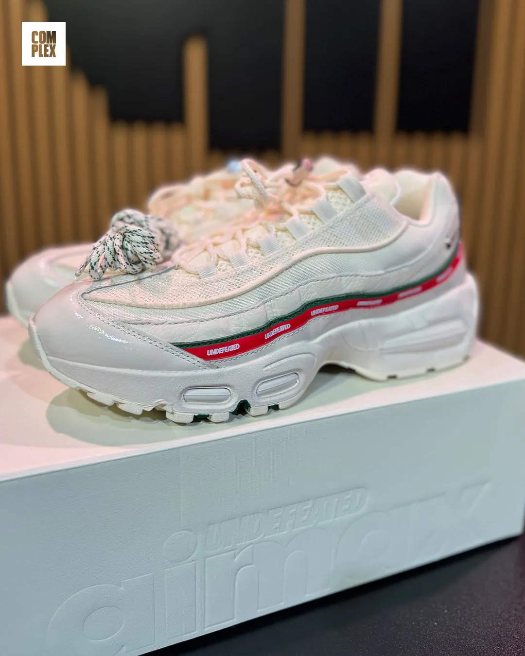 UNDEFEATED再携手Nike,2025全新Air Max 95“帆白”配色惊艳登场