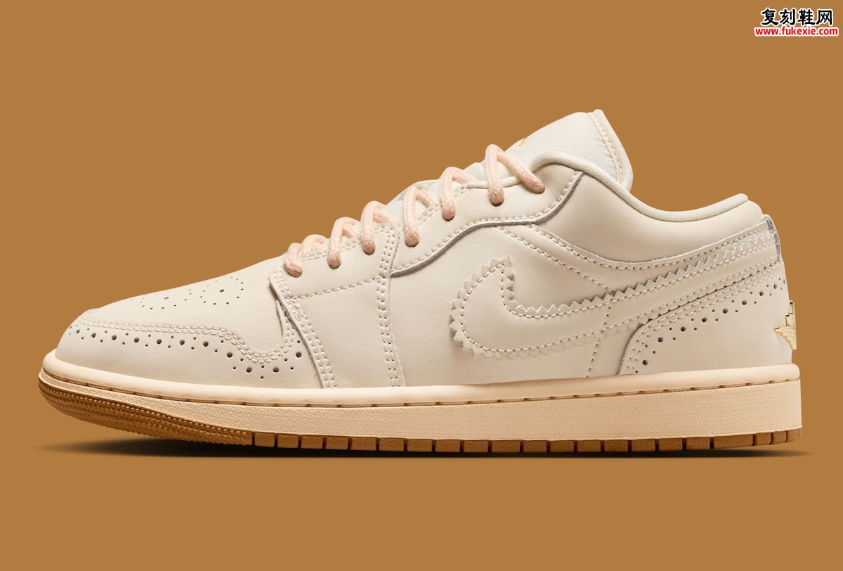 女款AJ1 Low Brogue布洛克雕花鞋，奶油白皮革桃色绳带流苏，金色点缀，2026夏发售