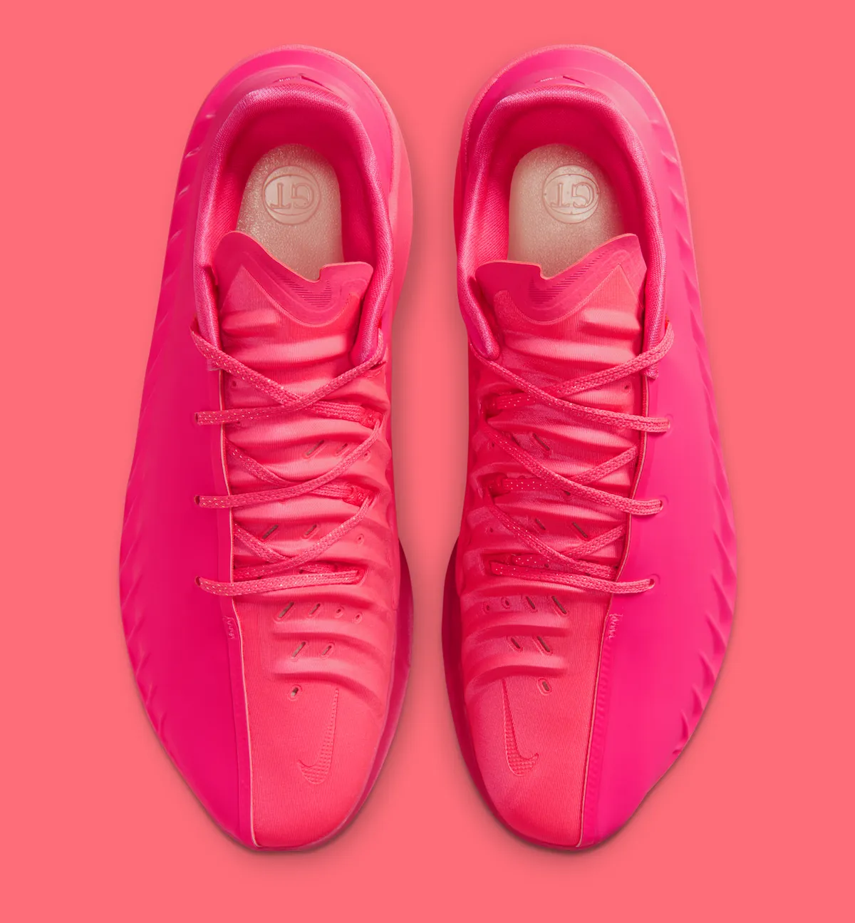 粉色力量再临赛场：Nike GT Cut 4 ‘Kay Yow’ 以纯色设计与丝带标识致敬抗癌慈善传统