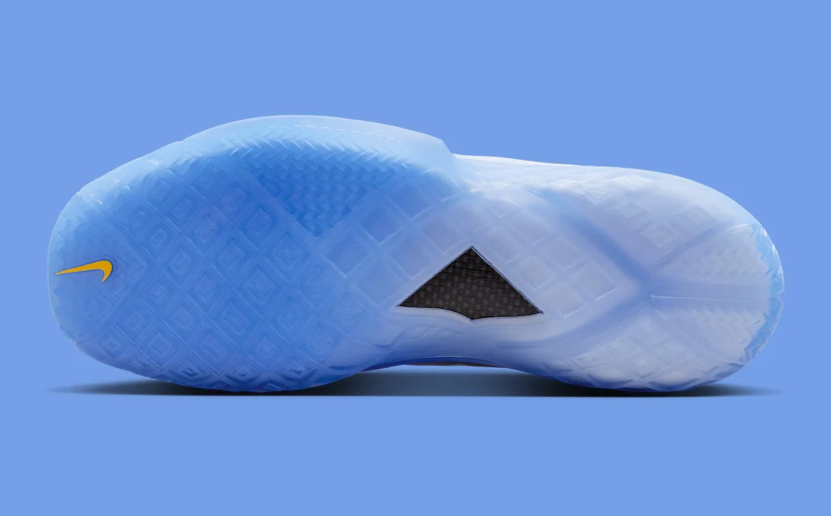 Nike Kobe 3 Protro “Christmas” 圣诞复刻版2025年12月24日发售 售价210美元