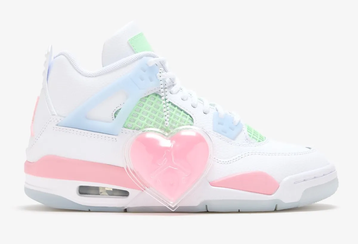 Air Jordan 4 GS情人节专属配色 以柔和叙事与超大心形挂饰开启2026早春童鞋序幕