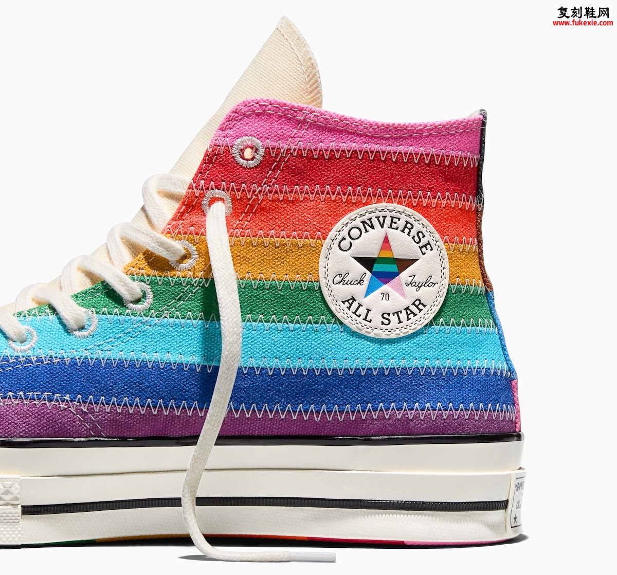 Converse Chuck 70 “Pride Flag” 骄傲月彩虹高帮帆布鞋现已发售，缝制彩虹鞋面，渐变外底，经典鞋型融入进步骄傲旗色彩，致敬多元自我表达