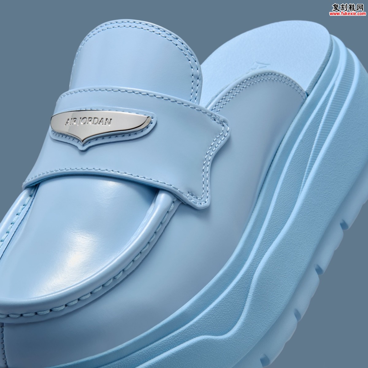 通灵蓝的静谧宣言：Air Jordan Mule ‘Psychic Blue’ 以穆勒鞋形态定义2026春季奢华休闲新范式