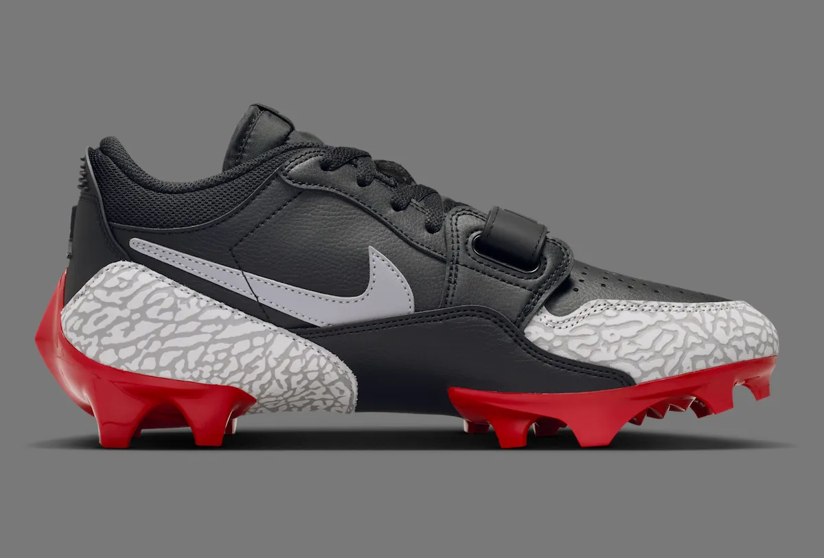Jordan Legacy 312 Low TD ‘Bred’ 如何用黑红配色与水泥灰爆裂纹重构橄榄球鞋语言