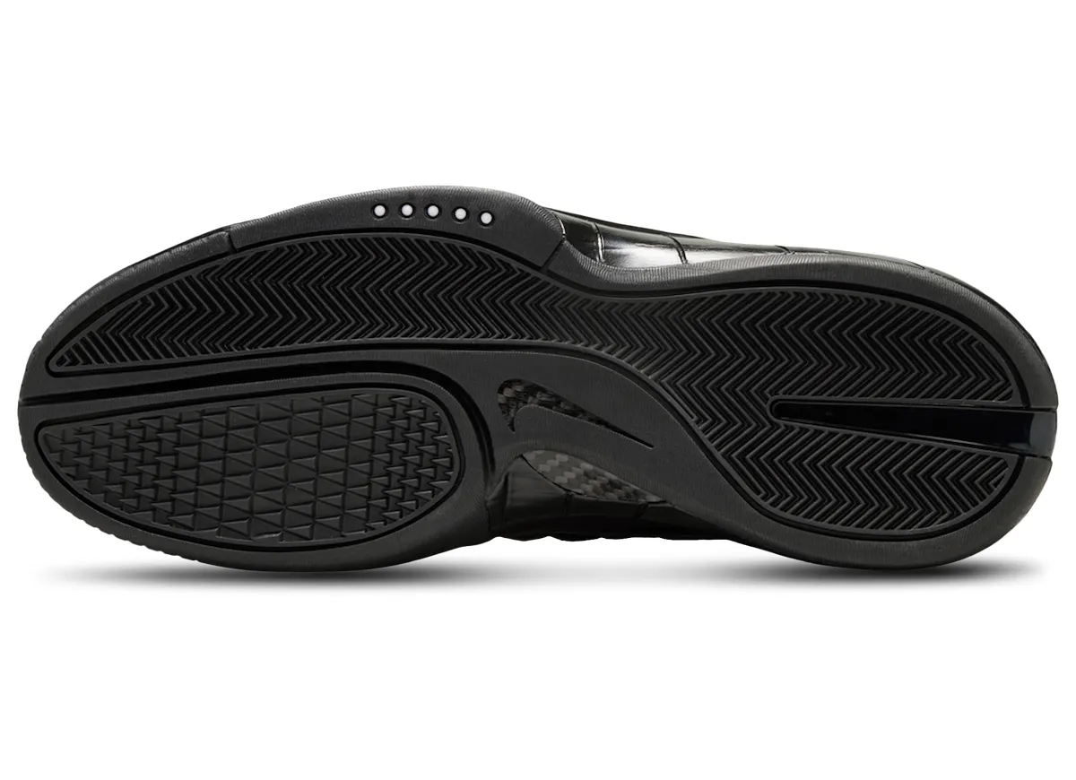 Nike Zoom Huarache 2K4 OT“Black”2026年4月复刻,科比经典黑色战靴重现隔扣时刻