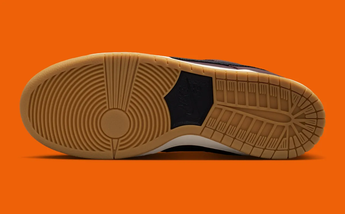 耐克SB Dunk Low“勃艮第红”橙色标签版发布：以奢华麂皮质感与生胶外底诠释核心滑板文化