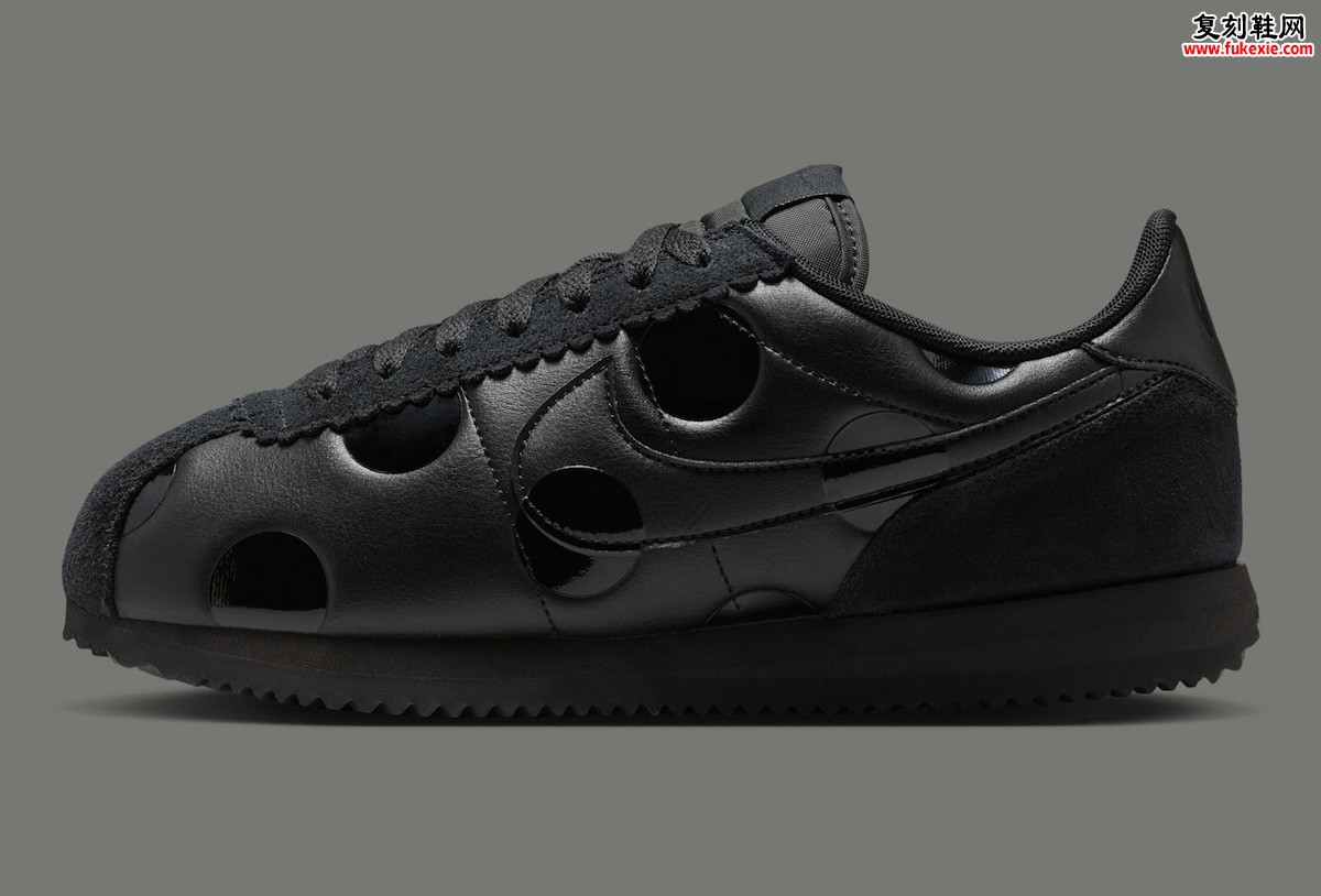 Nike Cortez ‘Triple Black Polka Dot’ 用抛光原点与麂皮触感重写1972年的极简语法