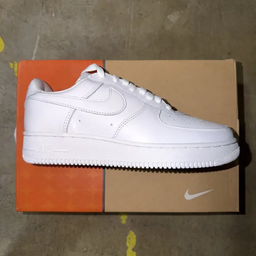 Nike Air Force 1 ’01“Triple White”2026年回归:重塑千禧年低趴轮廓 130美元致敬纯白街头传奇插图1 Nike Air Force 1 '01“Triple White”2026年回归:重塑千禧年低趴轮廓 130美元致敬纯白街头传奇