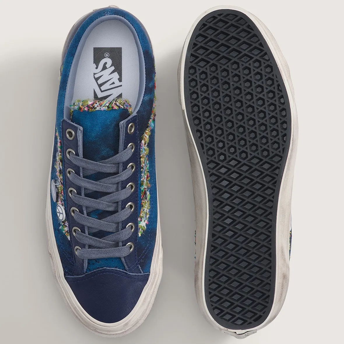 Vans Old Skool 36 Souvenir “Navy”海军蓝复古做旧拼布帆布鞋,附赠别针,2026夏插图2 Vans Old Skool 36 Souvenir “Navy”海军蓝复古做旧拼布帆布鞋,附赠别针,2026夏