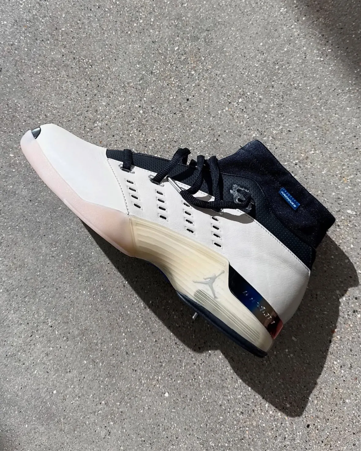 Infinite Archives x Air Jordan 17 Low 联名“沙滩”配色10月发售，定价305美元