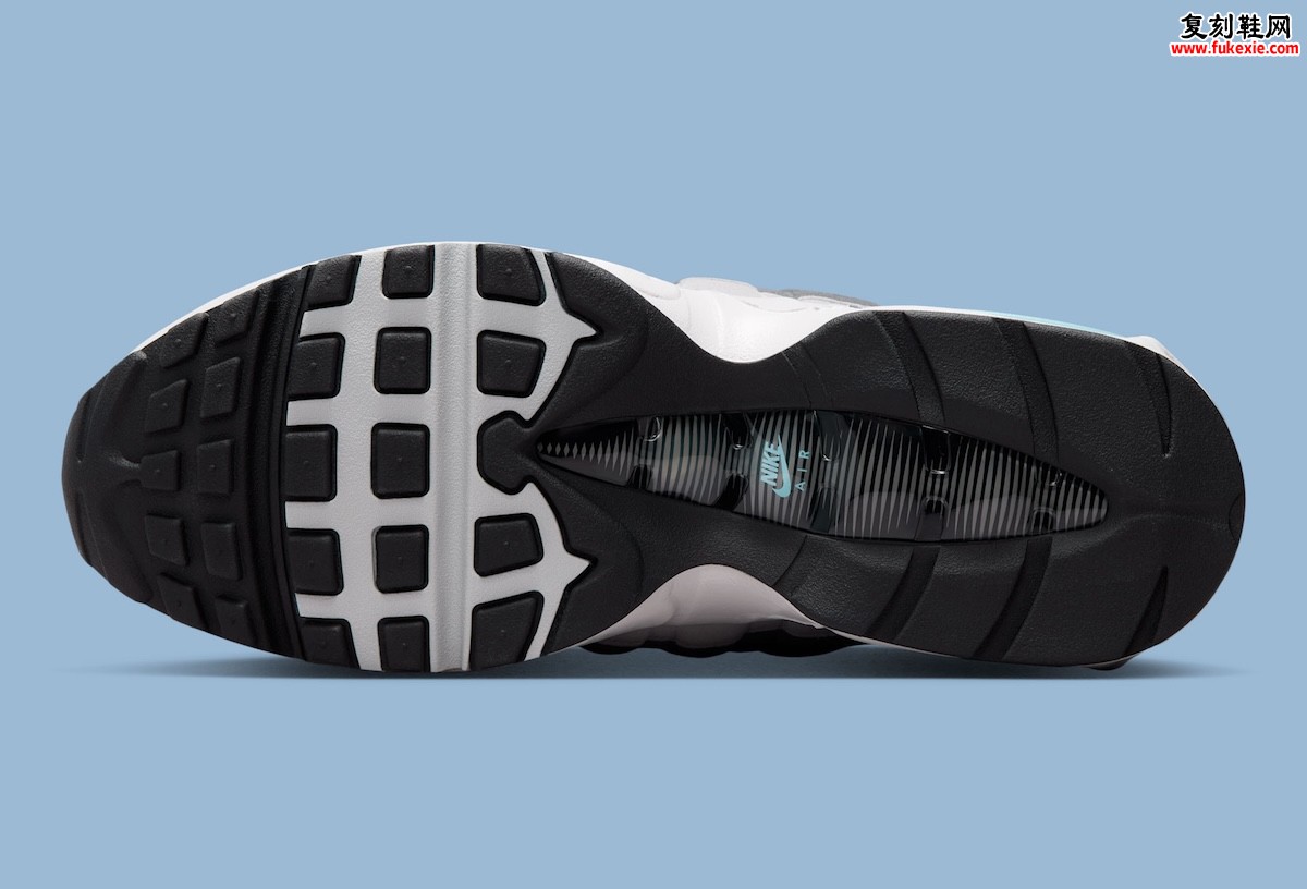 Nike Air Max 95 “Black/Grey Fog”经典轮廓黑灰雾配色融入足球蓝点缀秋季2026发售插图5 Nike Air Max 95 “Black/Grey Fog”经典轮廓黑灰雾配色融入足球蓝点缀秋季2026发售