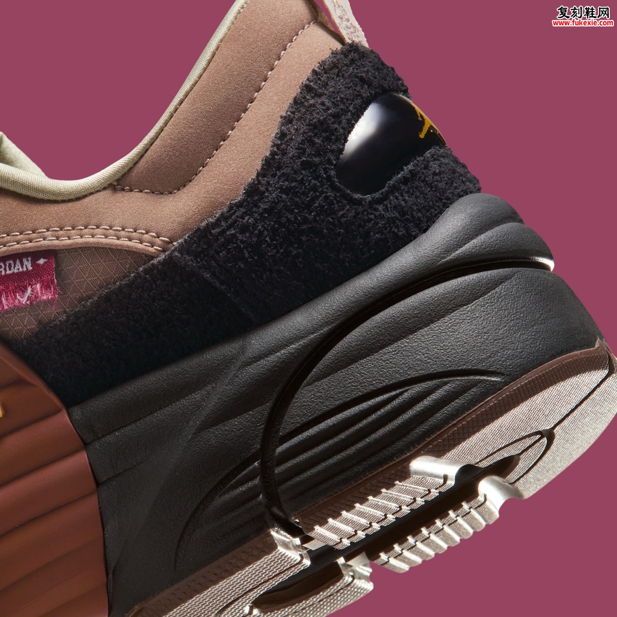 乔丹Trunner O/S “马年” 特别版以大地色调与训练基因诠释农历新年传统,预计2026年春发售