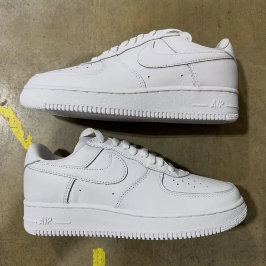 Nike Air Force 1 ’01“Triple White”2026年回归:重塑千禧年低趴轮廓 130美元致敬纯白街头传奇插图3 Nike Air Force 1 '01“Triple White”2026年回归:重塑千禧年低趴轮廓 130美元致敬纯白街头传奇
