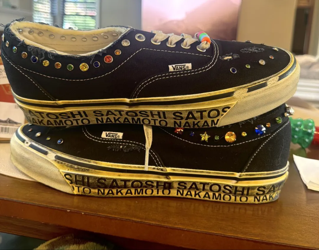 Satoshi Nakamoto x Vans Era 95“Round Jewel”2026年4月发售,圆形珠宝点缀延续限量联名热度