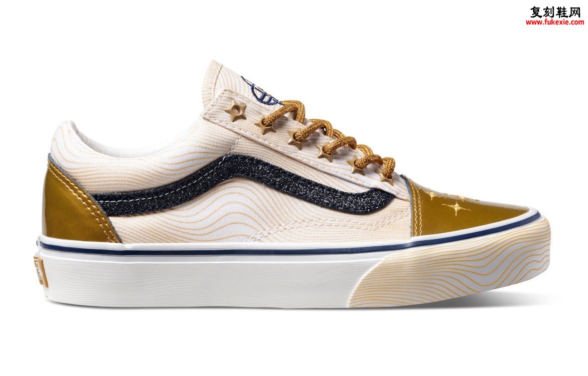 《Golden》闪耀童鞋!Vans Old Skool x K-Pop Demon Hunters 金属金鞋身搭载闪粉侧纹,电影一周年独家献礼插图4 《Golden》闪耀童鞋!Vans Old Skool x K-Pop Demon Hunters 金属金鞋身搭载闪粉侧纹,电影一周年独家献礼