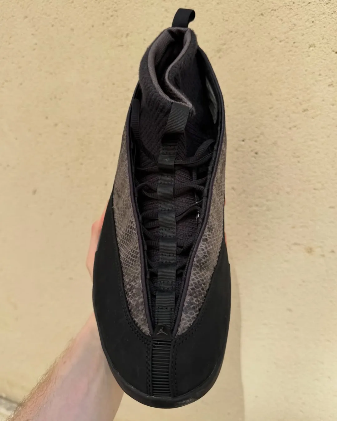 Air Jordan 15 “Snakeskin”蛇皮新色确认秋季发售，黑魂材质能否为这双冷门正代正名？