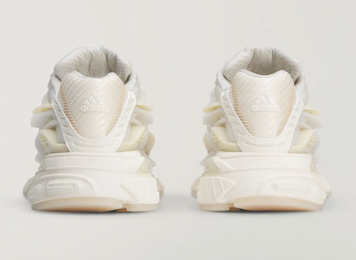 Pharrell x adidas Jellyfish “Triple White”菲董纯白水母官图释出，全白配色7月15日发售