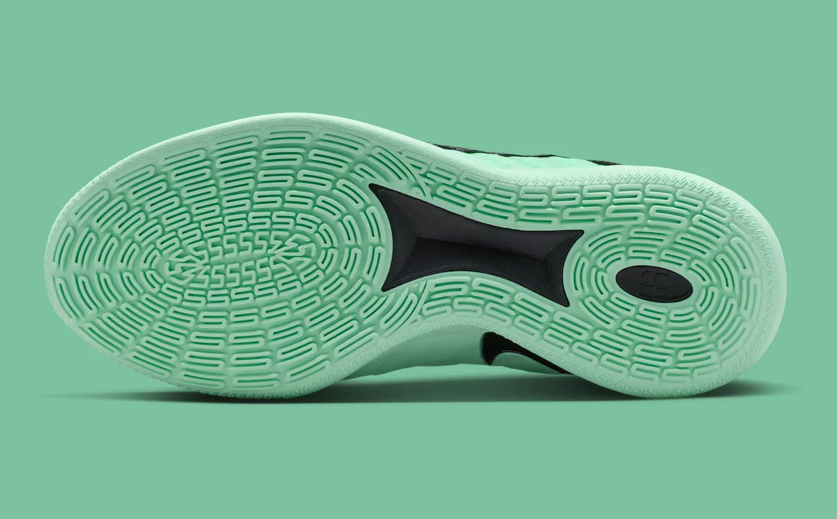 Nike Sabrina 3 Gets Its Own “Statue of Liberty”汲取纽约城市精神 以氧化铜绿点缀春季球场