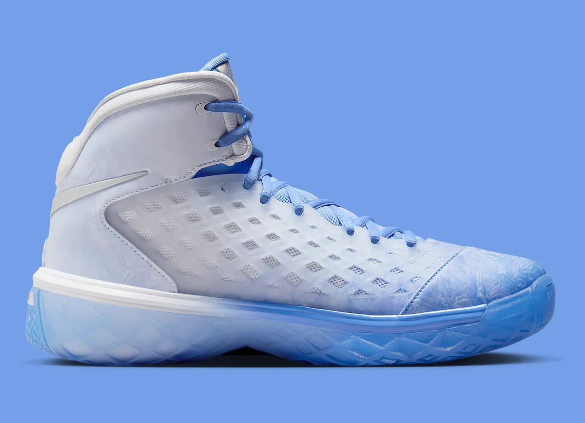 Nike Kobe 3 Protro “Christmas” 圣诞复刻版2025年12月24日发售 售价210美元