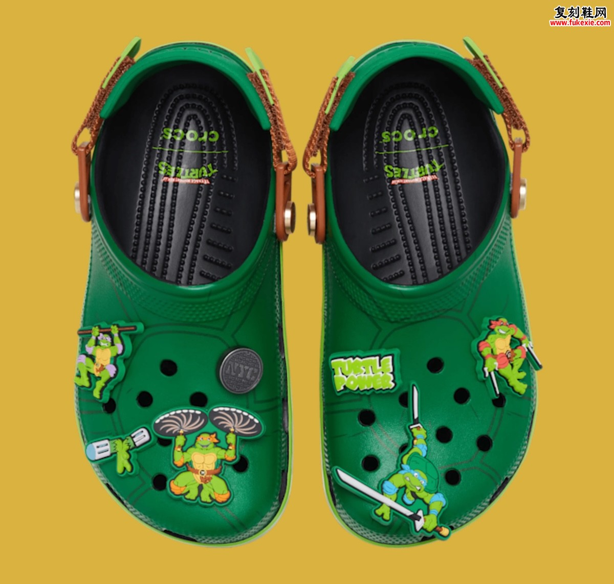 忍者神龟 x Crocs 联名洞洞鞋，绿色龟壳鞋面与施莱德金属盔甲双款齐发，附赠角色智必星