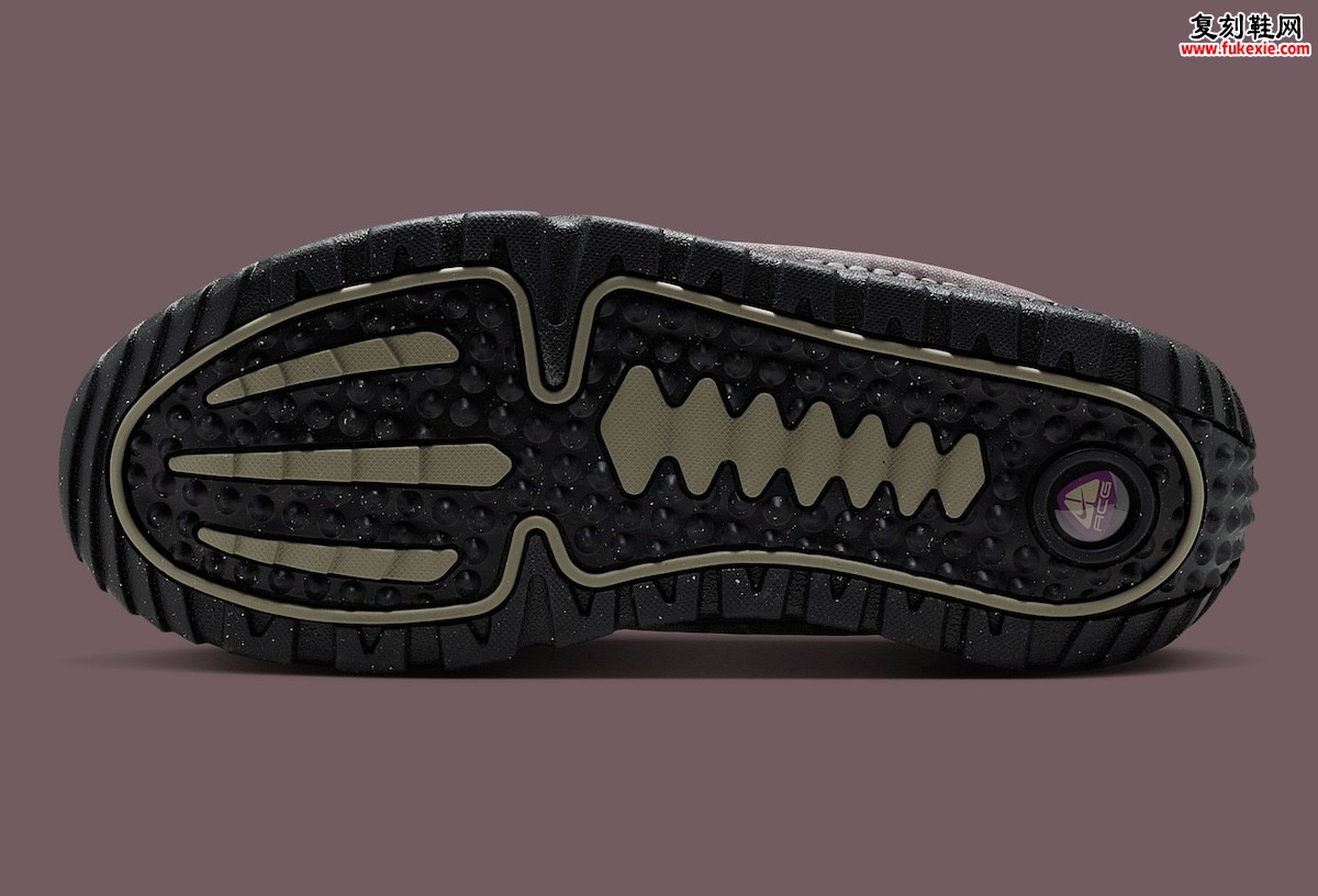 Nike ACG Izy Appears Nike ACG Izy 反光鞋款2025秋季回归,拉链设计加持户外机能风